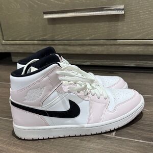 Nike Air Jordan 1 Mid “Barely Rose”